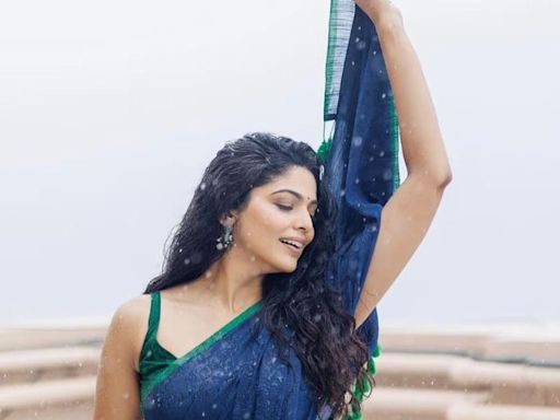 Actress Pooja Sawant Flaunts Her No-makeup Look in a Blue Saree - News18