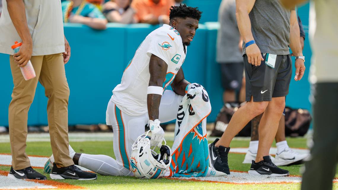 Tyreek Hill’s lawyers mull legal action after Dolphins star handcuffed by cops: agent