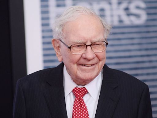 Warren Buffett, Elon Musk or Mark Cuban: Here’s Who Americans Would Trust Most To Invest Their Money