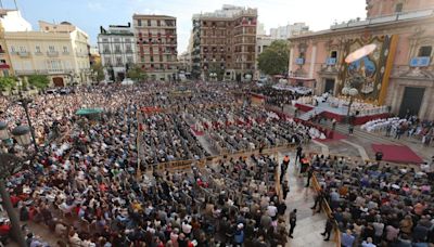 Benavent clama por los «desamparos» de la sociedad en el día de la Virgen