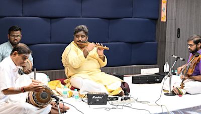 Palakkad Sreeram’s singing flute captures the finer nuances of Carnatic ragas