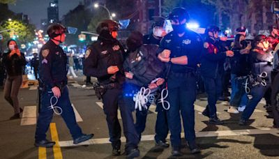 “Nos dio mucho miedo”: manifestante cuenta detalles del operativo de desalojo en la Universidad de Columbia