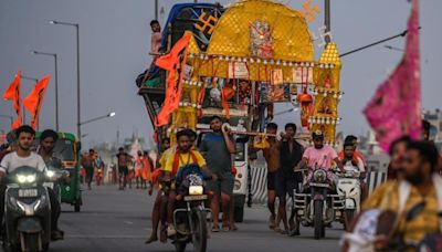 Kanwar Yatra eateries row: Supreme Court to hear petition against UP govt order today, Mahua Moitra files plea as well