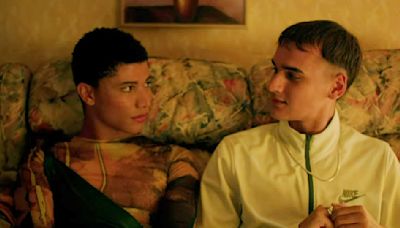 Why Cash and Darren's Queer Love Story On Heartbreak High Is So Important In A Teen Show