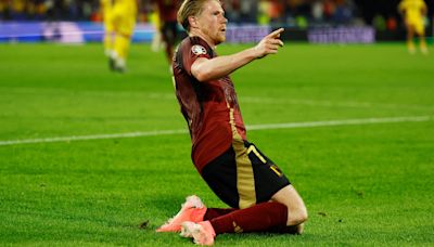 Soccer-De Bruyne leads from front to get Belgium firing again