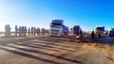 Comunarios de Caracollo levantan bloqueo en La Paz-Oruro tras aceptar Bs 100 millones para carretera
