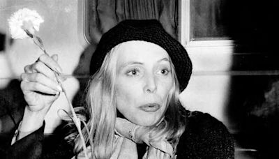 Joni Mitchell Revisits Her Move From the ‘Hit Department' to the ‘Art Department' on Late Seventies Box Set