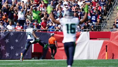 Geno Smith does it all — again — in 1-dimensional Seahawks’ 23-20 OT win at Patriots