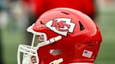 Chiefs cancel practice after player goes into cardiac arrest (report)