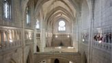 La Catedral de Vitoria: la “máquina del tiempo” que inspiró a Ken Follett y recorre sus pilares a través de la realidad virtual