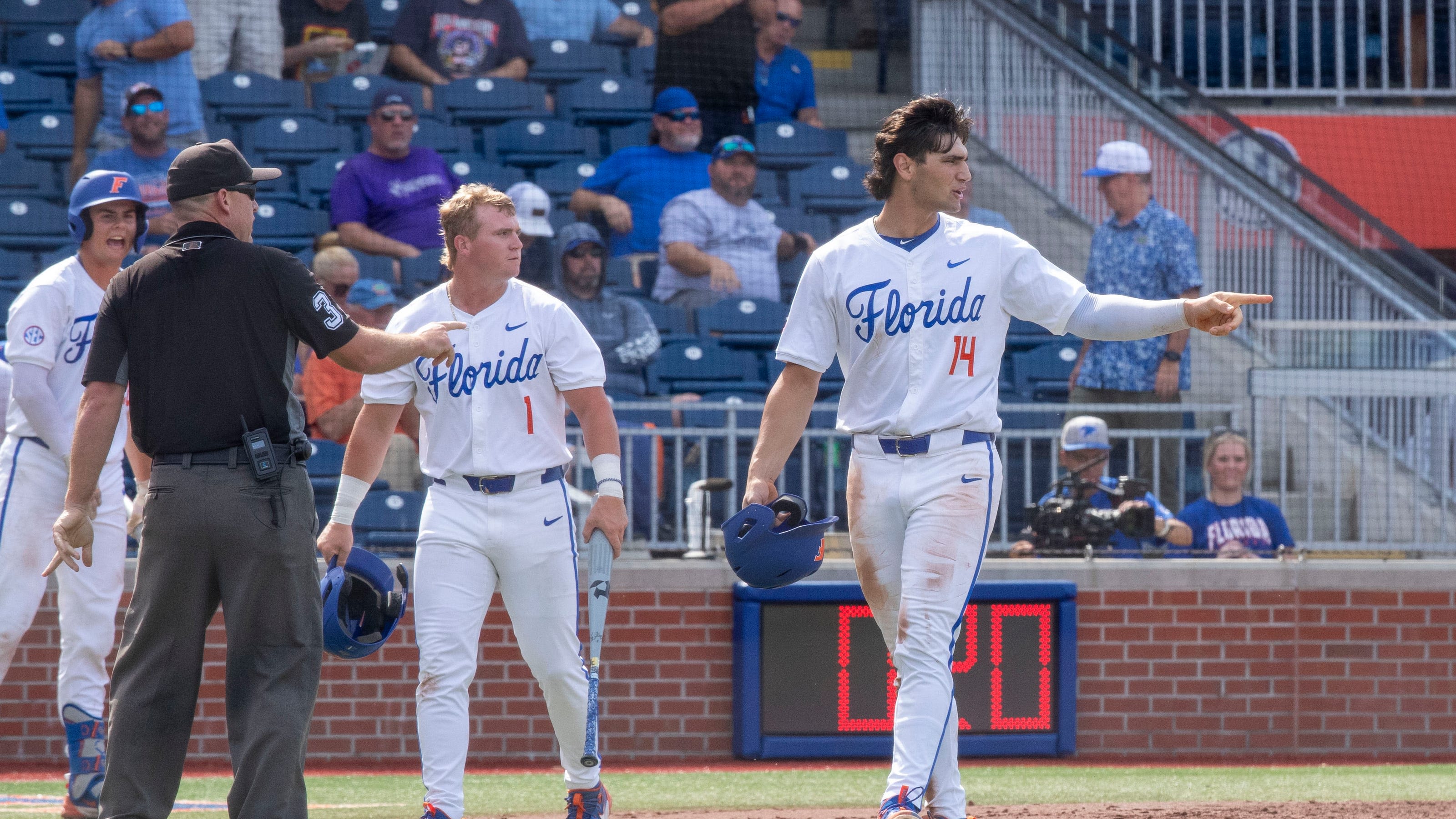 Jac Caglianone ties Florida baseball hit streak record in final home game of UF career