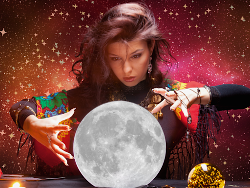 5 New Moon Manifestation Rituals for Love, Money, & More