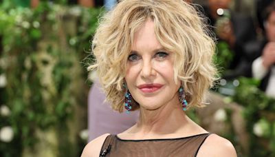 Meg Ryan’s Makeup Artist Told Me Her Fluttery Lashes Are Thanks to This “Lifting” Mascara