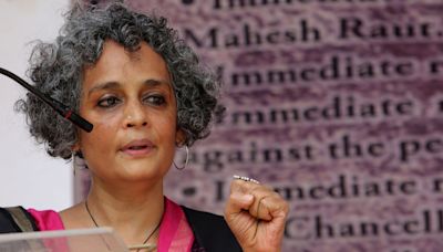 Arundhati Roy, Kashmir and animal cruelty: View from Pakistan
