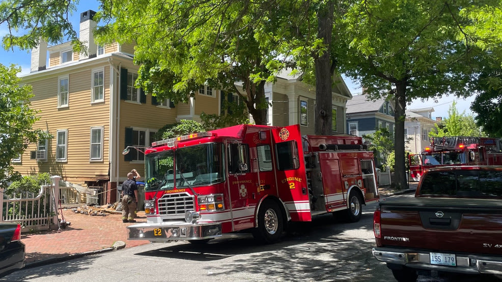 Providence firefighters quickly extinguish Congdon Street blaze