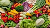 Lighter bags, heavier hearts: Home, restaurant kitchens feel pinch of vegetable price rise - The Economic Times