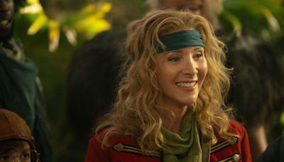 Lisa Kudrow in first-look trailer for new adaptation of British cult classic