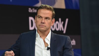 Fox CEO Lachlan Murdoch Gets Annual Pay Bump Amid Family Drama