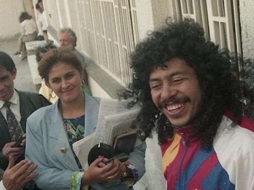 René Higuita le ganó a Nairo Quintana en los Premios India Catalina en ‘mejor documental deportivo’: “Mil gracias a todos”