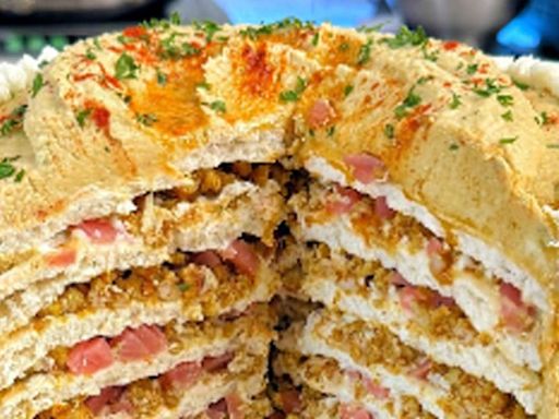 Watch: Chef's Unconventional Chicken Shawarma Hummus Cake Divides The Internet