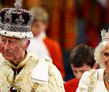 King opens Parliament supported by bandage-free birthday Queen