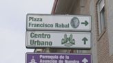 Ayuso y Génova, contra el alcalde de Alpedrete por retirar las placas de Paco Rabal y Asunción Balaguer de las calles