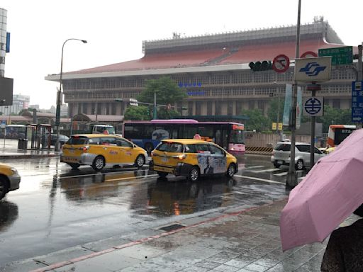 雨彈連炸4天襲全台「北部紅了」 周末出遊恐泡湯