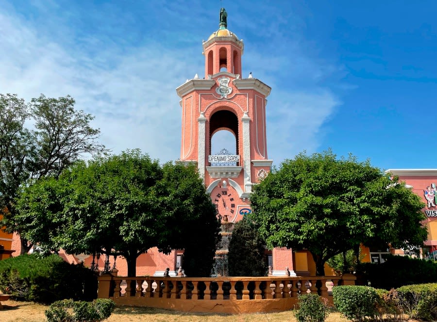 Casa Bonita to open reservations to the public after months of waitlist links