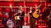 Sheryl Crow, Willie Nelson and Chaka Khan make the crowd go wild at Rock & Roll Hall of Fame