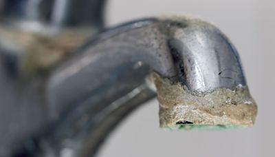 Remove limescale from taps in a few minutes using bathroom staple - not vinegar