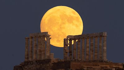 In Photos: Full ‘Buck Moon’ Rises As Perseid Meteor Shower Begins