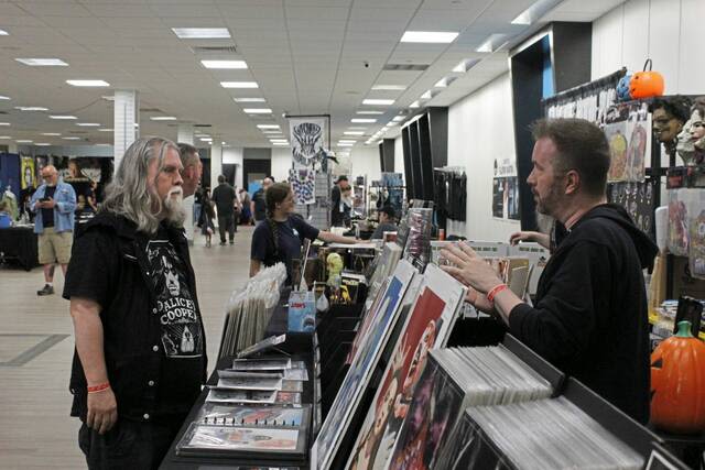 Horror fans head to Monroeville Mall for Living Dead Weekend