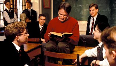 Noté 4,3 sur 5 par les spectateurs AlloCiné, ce film culte avec Robin Williams est adapté au théâtre et c’est un triomphe