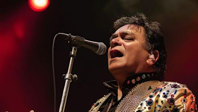 10 canciones de Juan Gabriel para dedicar; desde el amor hasta el odio