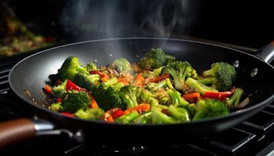 Experts Explains Why You Should Not Use Non-Stick Utensils