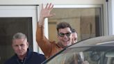 En fotos: Ricky Martin llegó a la Argentina y cientos de fans lo fueron a esperar al hotel