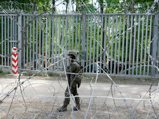 Polonia restringe el acceso a zonas junto a frontera con Bielorrusia por presión migratoria