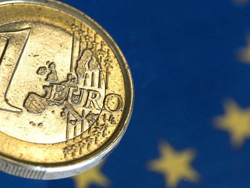 Euro Hovers Warily Against the Dollar Before the Week’s Main Events
