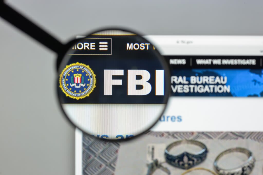 FBI Warns of crypto scammers posing as law firms to help victims of fraud | Invezz