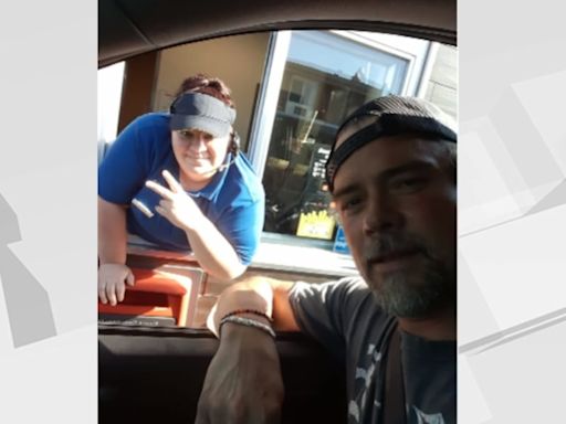 Josh Duhamel poses for photo at Fargo McDonald’s