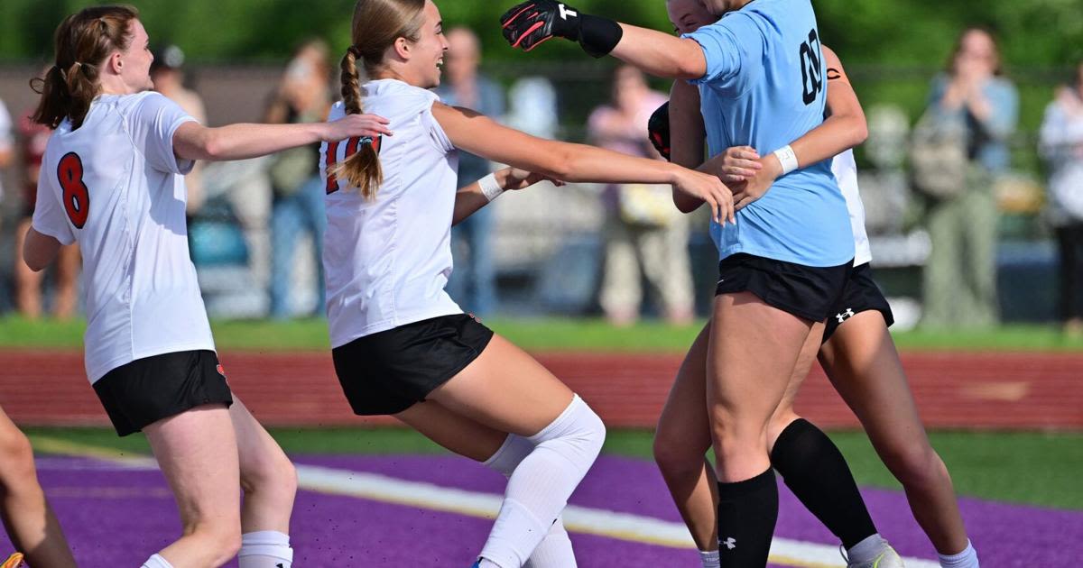 Edwardsville heads into first girls soccer state semifinal with plenty of momentum