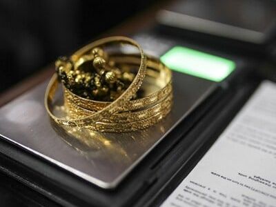 Gold financiers under RBI's lens: Muthoot, Manappuram Finance slip over 3%