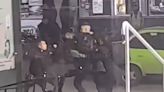 Policías se agarraron a las piñas en la terminal de ómnibus en Santa Fe y el video se hizo viral | Por las redes