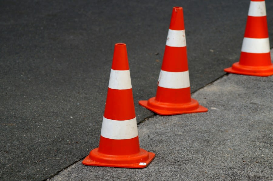 Man dies in head-on crash in west St. Louis County; roads closed