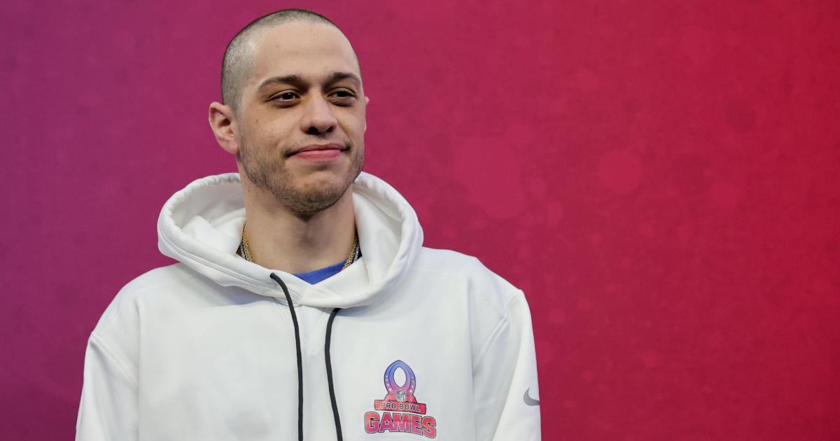 Pete Davidson Walks off Stage After 'Relentless Heckling' During Standup Comedy Performance
