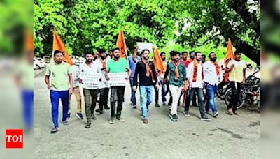 ABVP BHU unit protests against campus irregularities | Varanasi News - Times of India
