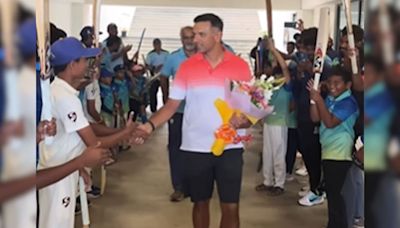 'Gentleman' Rahul Dravid Asks Kids To Lower Bats As He Gets Guard Of Honour. Watch | Cricket News