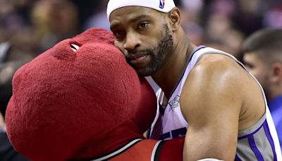 Vince Carter will be the first Raptor to have his number retired. Some fans aren’t happy