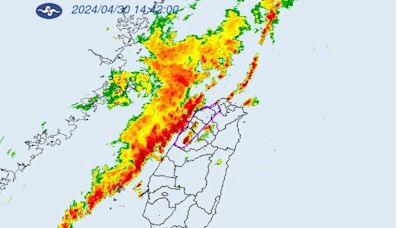 快訊／大雷雨殺入本島！雨區擴大「7縣市警戒」 暴雨狂轟1小時