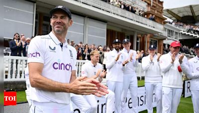 James Anderson's adoring faithful pay homage to England great one last time | Cricket News - Times of India